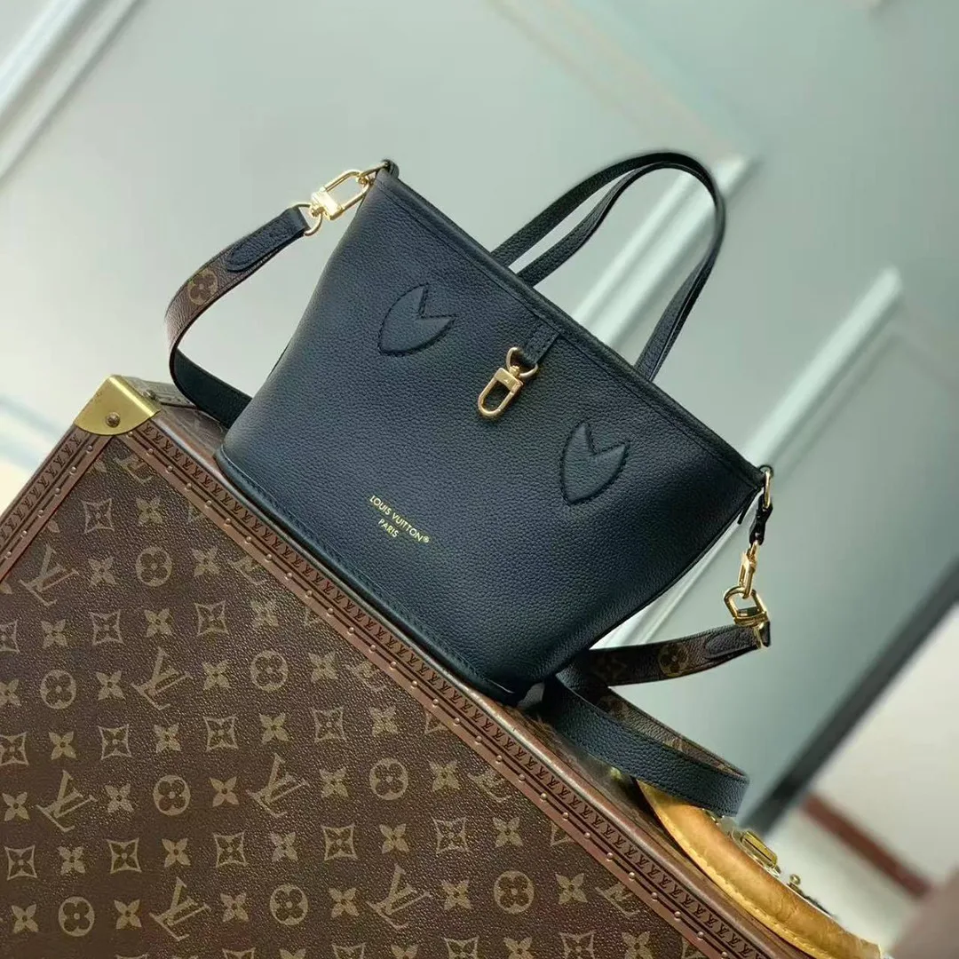 M12099 Reversible Neverfull Bandoulière Inside Out BB Monogram Handbag