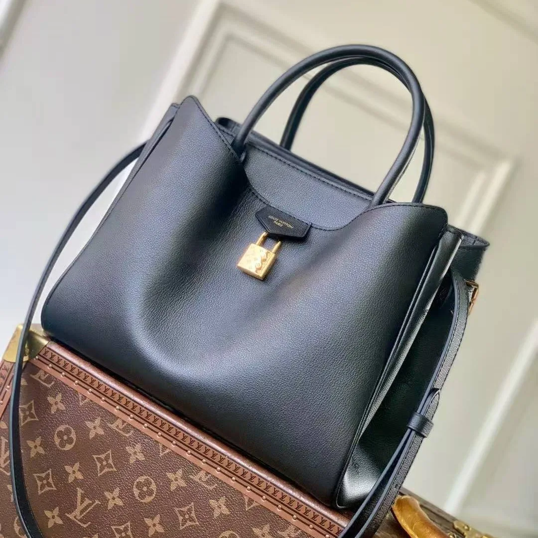 M26502 Vendome PM Handbag