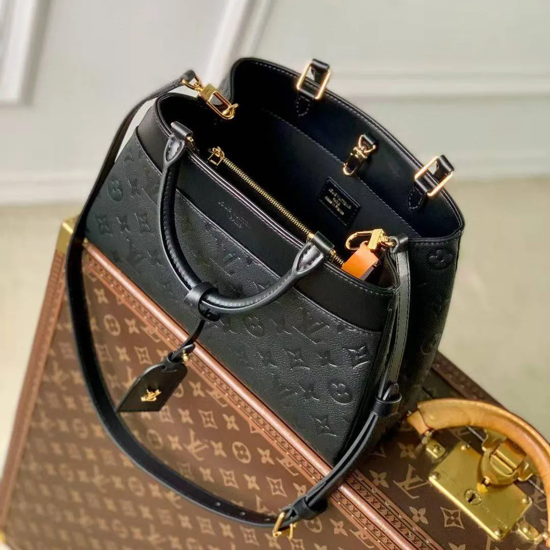 M25577 Avenue PM Handbag