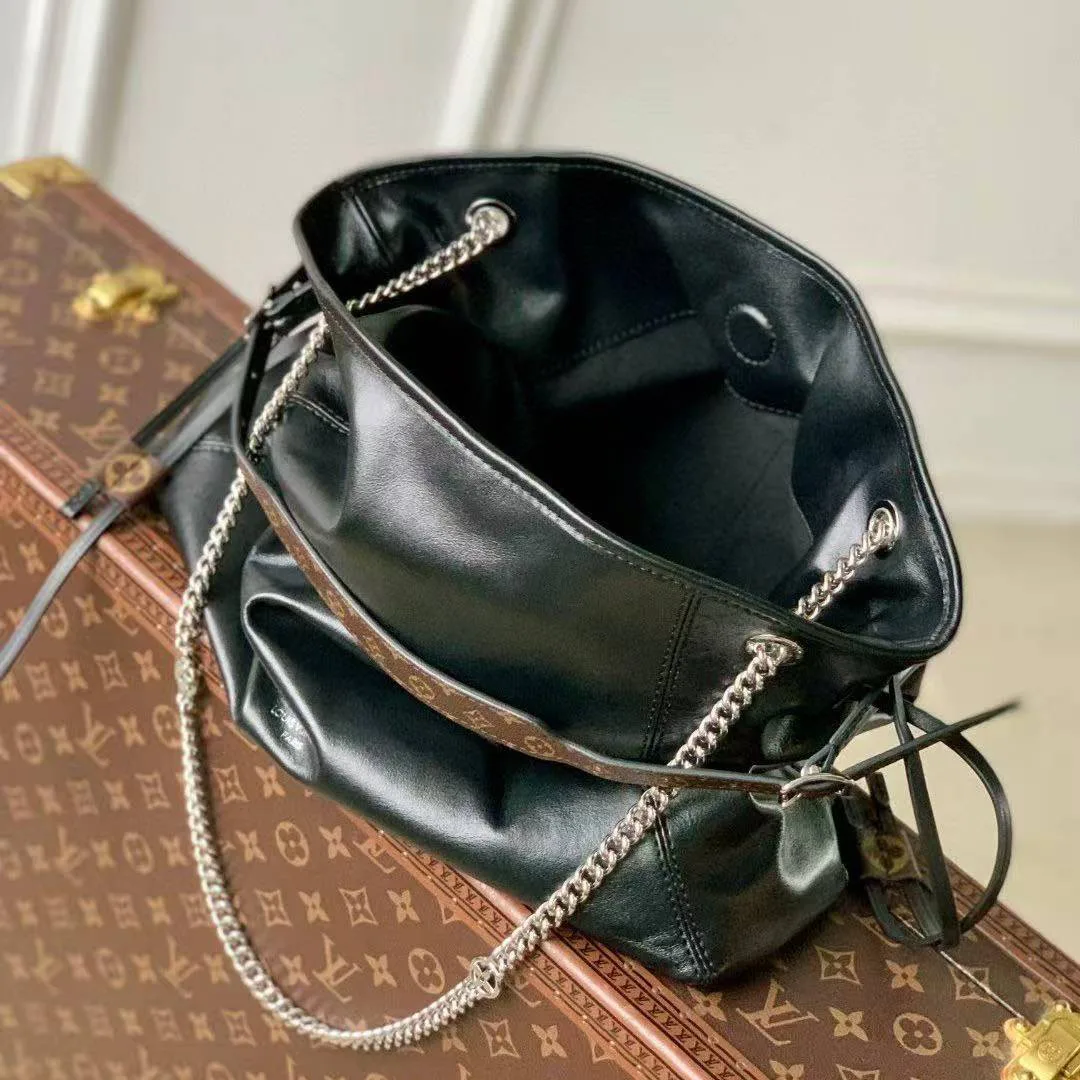 M25545 Off Duty Vibe MM Handbag Lamb Leather