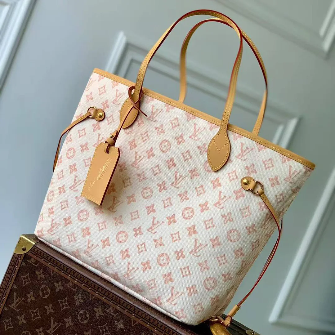 M27521 Neverfull MM Monogram Handbag