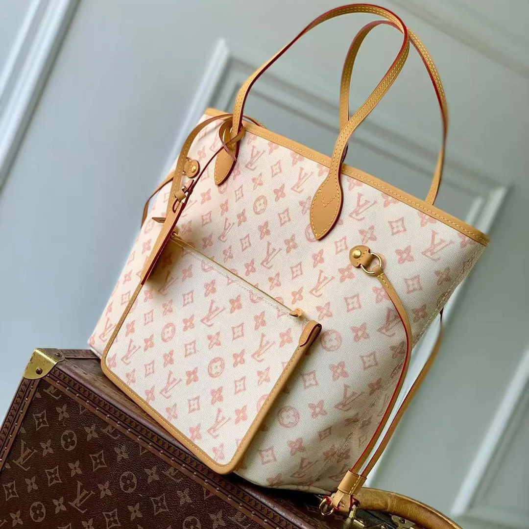 M27521 Neverfull MM Monogram Handbag