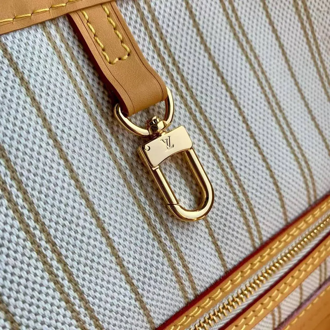 M27521 Neverfull MM Monogram Handbag