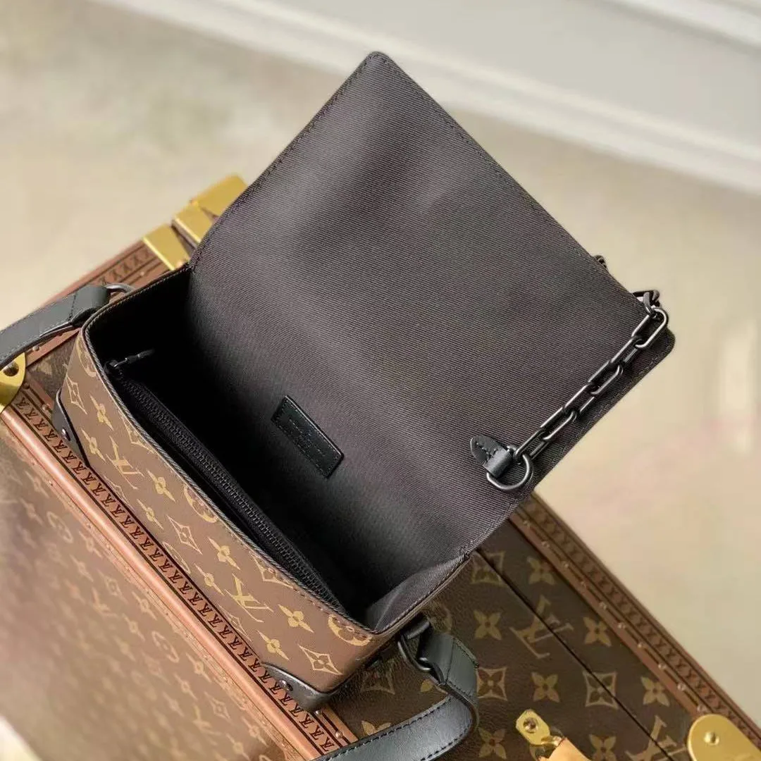 M83613 Steamer Wearable Wallet Monogram Coated Canvas Men's Bag