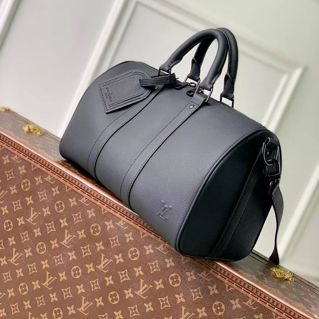 M15249 Keepall Bandoulière 35 Aerogram Waxy Calfskin Men's Bag