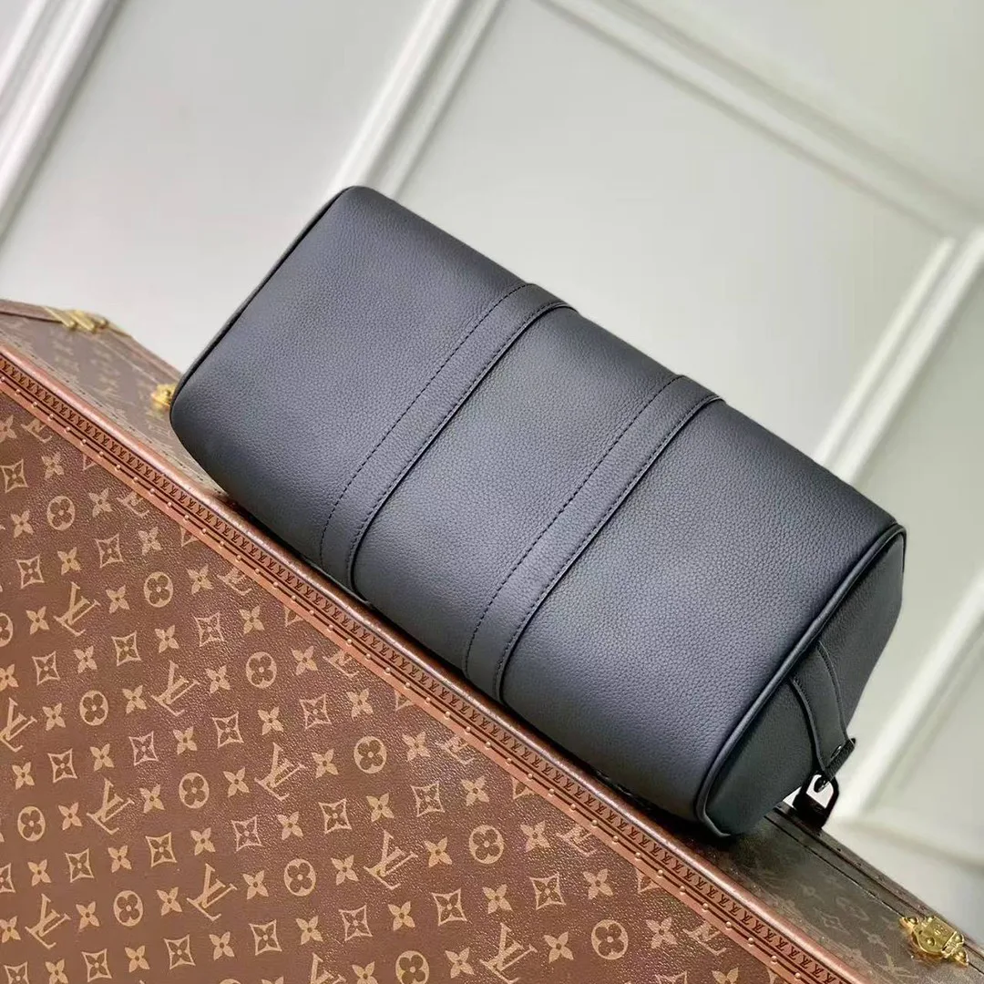 M15249 Keepall Bandoulière 35 Aerogram Waxy Calfskin Men's Bag