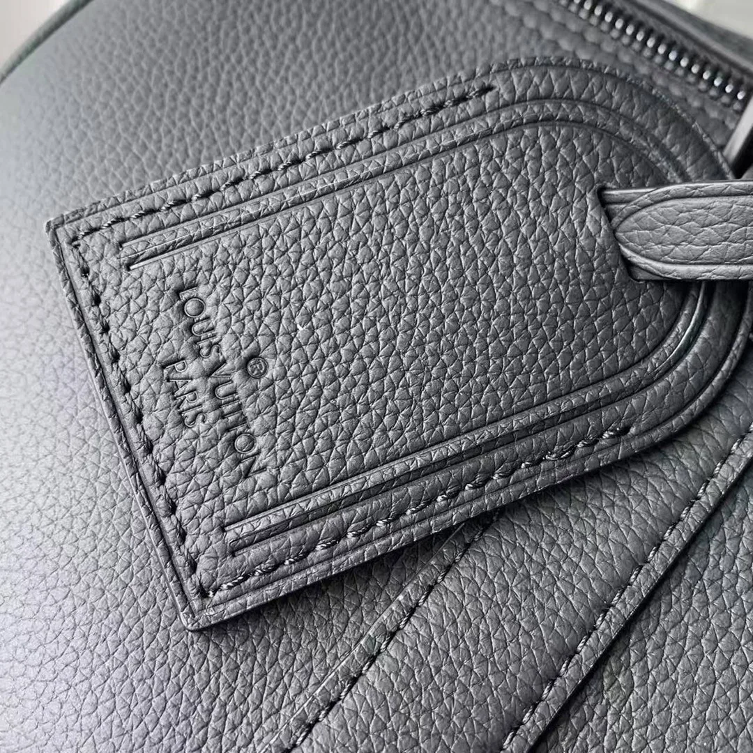 M15249 Keepall Bandoulière 35 Aerogram Waxy Calfskin Men's Bag