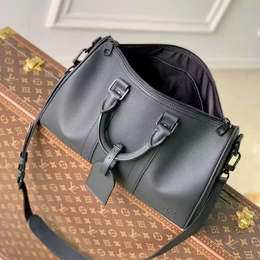M15249 Keepall Bandoulière 35 Aerogram Waxy Calfskin Men's Bag