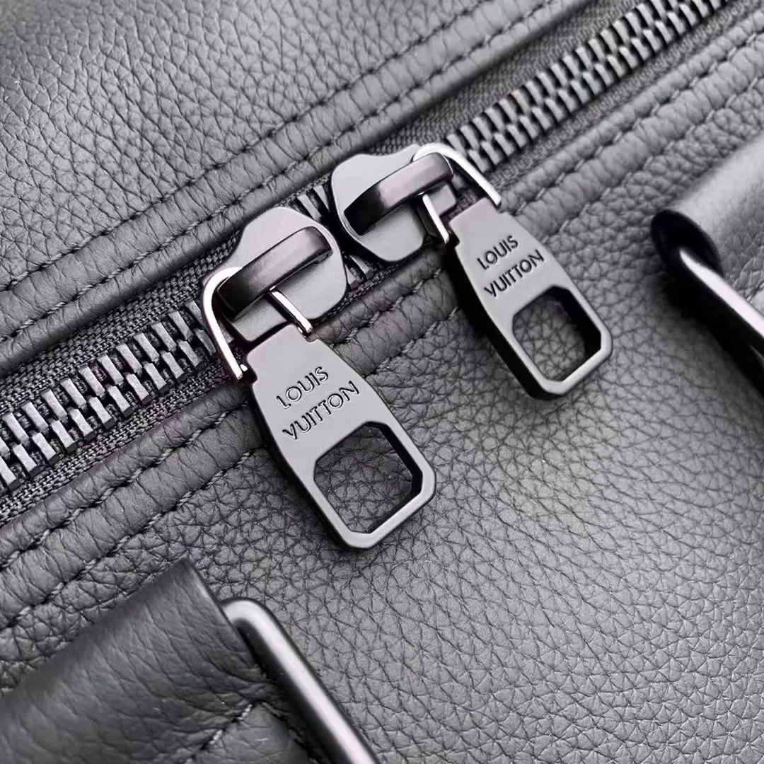 M15249 Keepall Bandoulière 35 Aerogram Waxy Calfskin Men's Bag