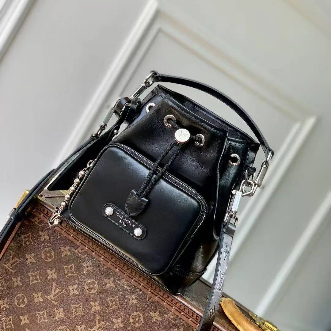 M13985 Noé Cargo Calf Leather Men's Bag