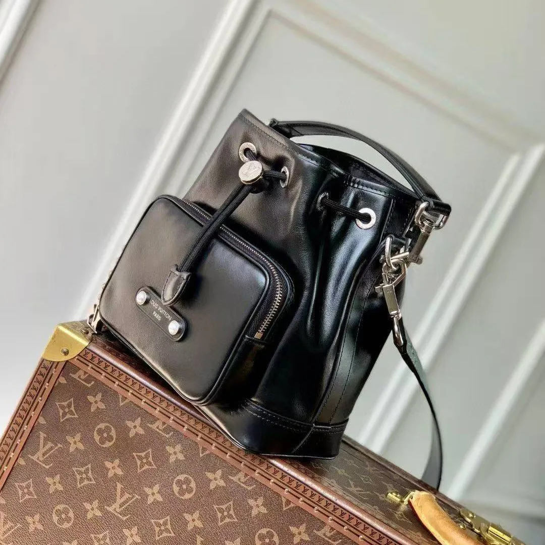 M13985 Noé Cargo Calf Leather Men's Bag