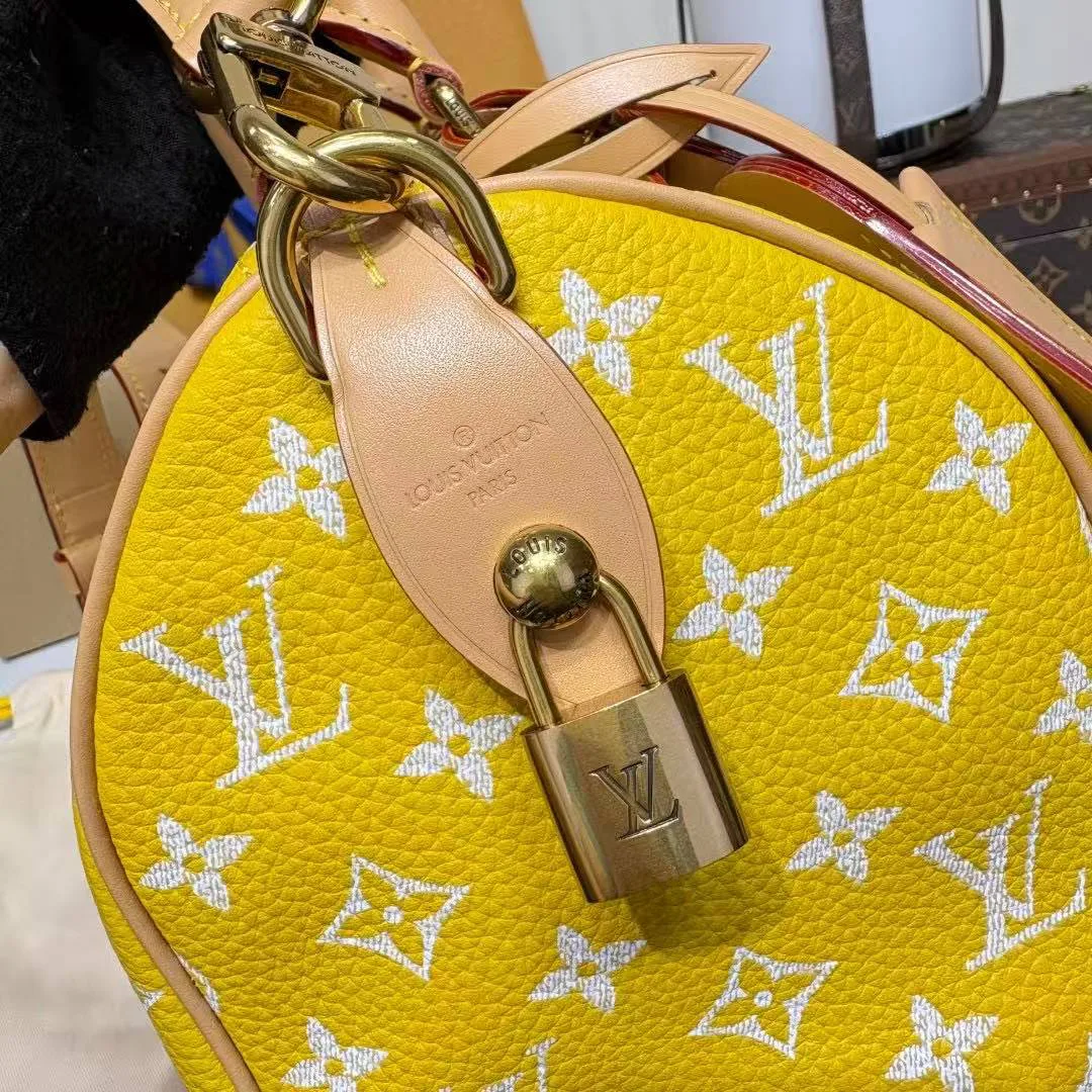 M24426 Speedy P9 Bandoulière 25 Yellow Monogram Calf Leather Men's Bag