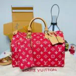 M24420 Speedy P9 Bandoulière 40 Red Monogram Soft Calfskin Leather Men's Bag - M11563 2 M24420 Speedy P9 Bandoulière 40 Red Monogram Soft Calfskin Leather Men's Bag