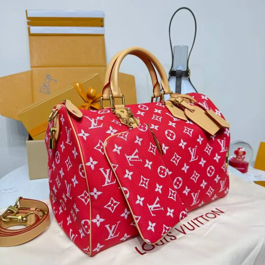 M24420 Speedy P9 Bandoulière 40 Red Monogram Soft Calfskin Leather Men's Bag
