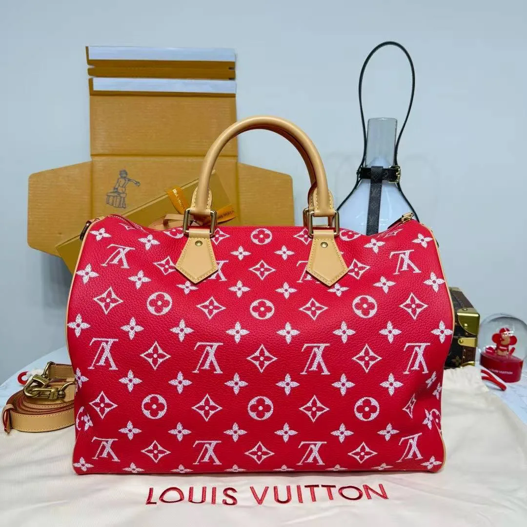M24420 Speedy P9 Bandoulière 40 Red Monogram Soft Calfskin Leather Men's Bag