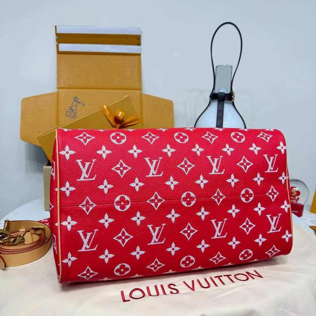 M24420 Speedy P9 Bandoulière 40 Red Monogram Soft Calfskin Leather Men's Bag
