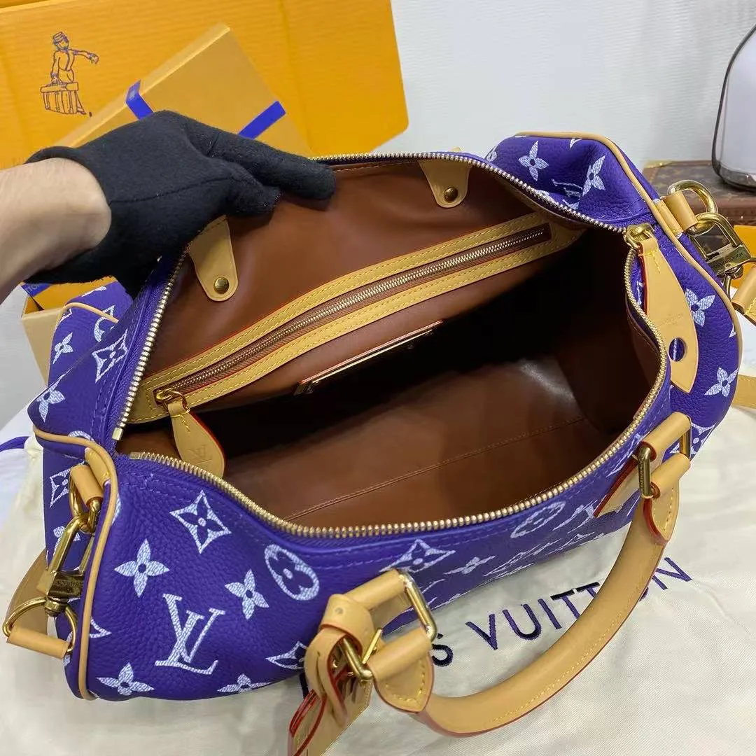 M11597 Speedy P9 Bandoulière 40 Amethyst Purple Monogram Calf Leather Men's Bag