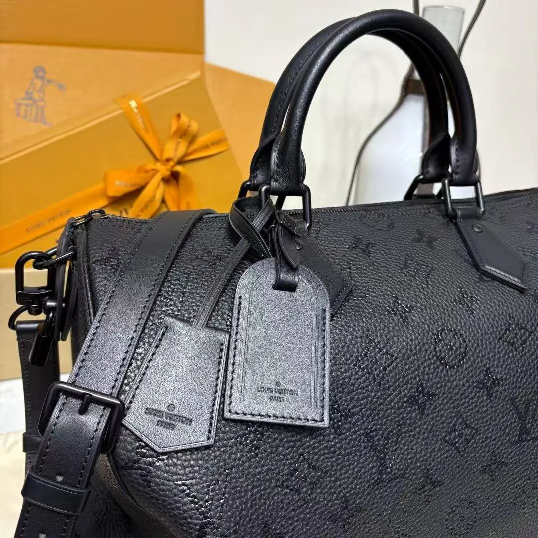 M13916 Speedy P9 Bandoulière 40 Ultra Black Monogram Calf Leather Men's Bag