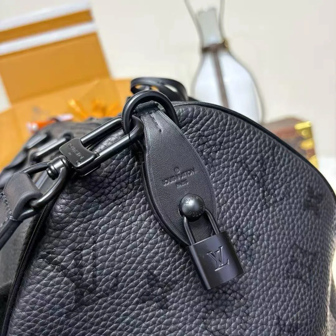 M13916 Speedy P9 Bandoulière 40 Ultra Black Monogram Calf Leather Men's Bag