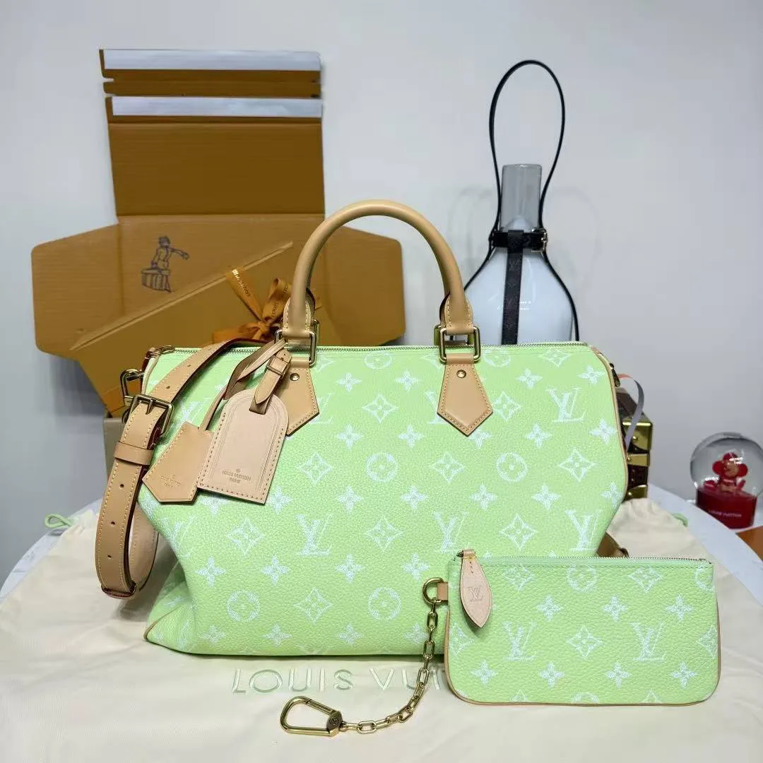 M13921 Speedy P9 Bandoulière 40 Frozen Lime Monogram Calf Leather Men's Bag