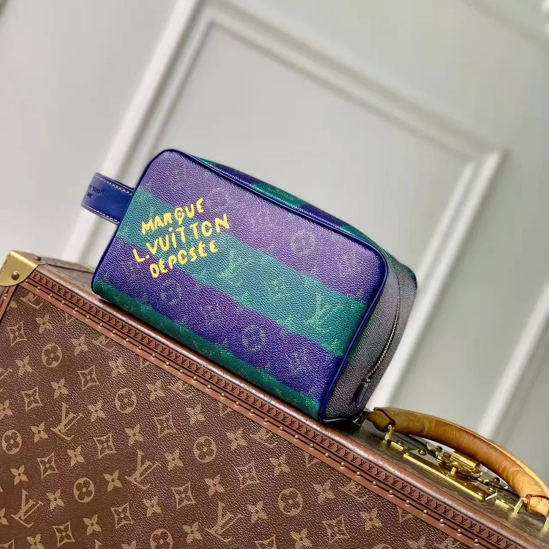 M25902 Locker Dopp Kit Monogram Heritage Coated Canvas