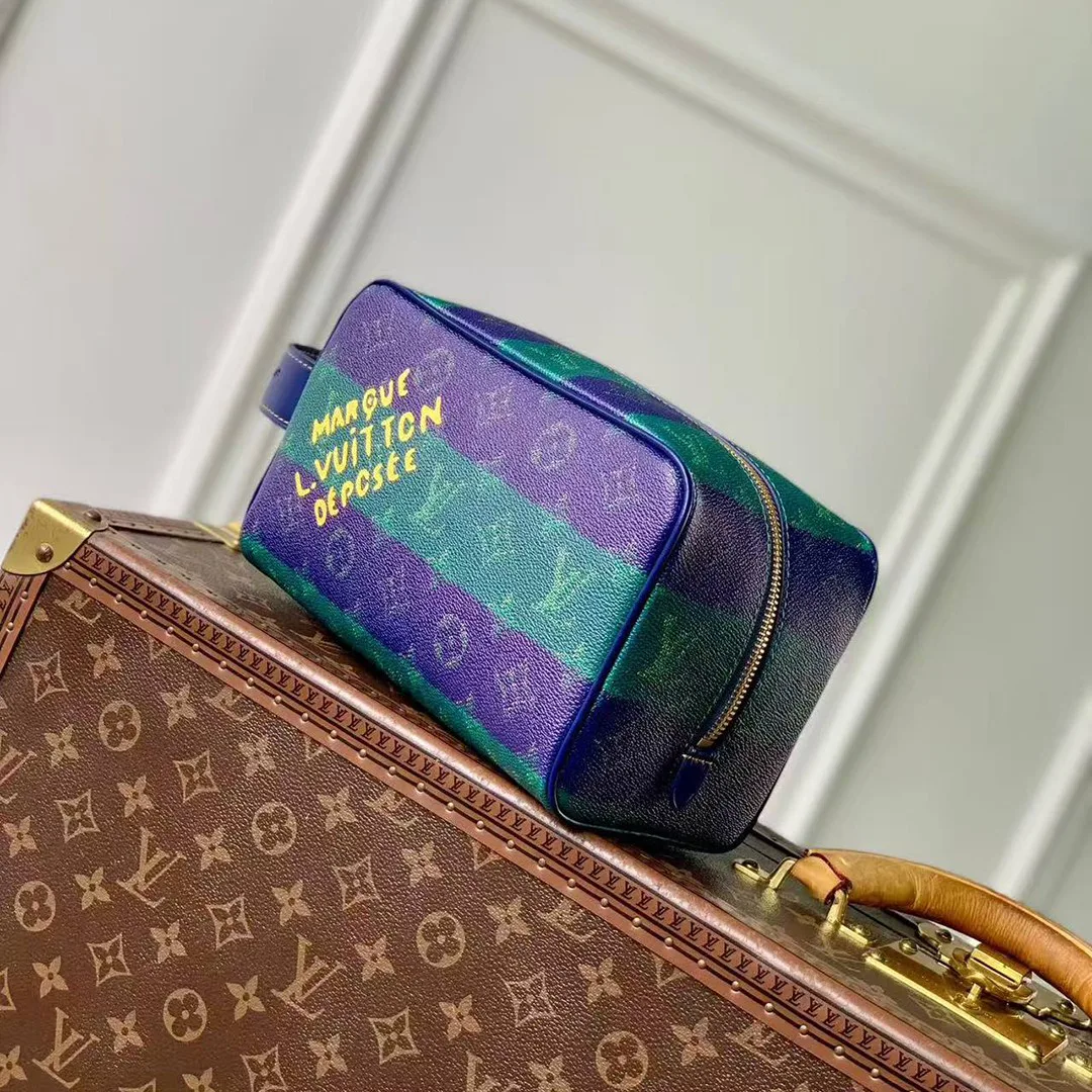 M25902 Locker Dopp Kit Monogram Heritage Coated Canvas