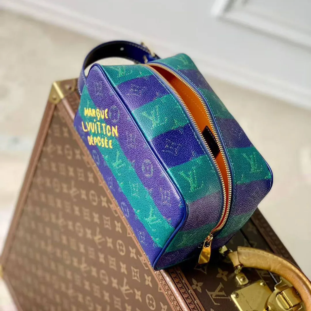 M25902 Locker Dopp Kit Monogram Heritage Coated Canvas