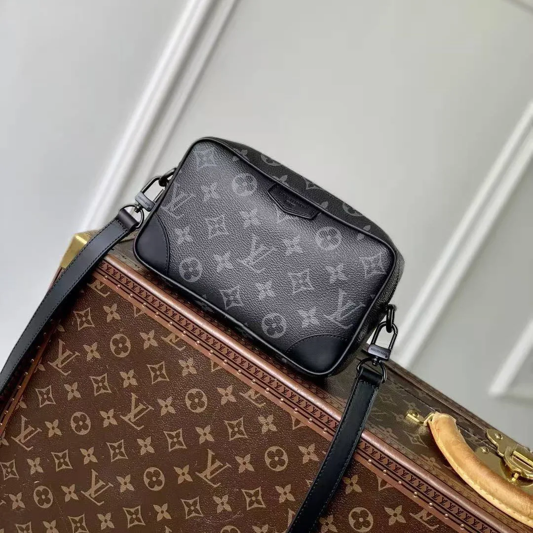 M14253 Trocadéro Wearable Wallet Monogram Eclipse Coated Canvas