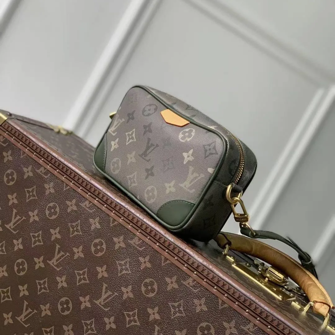 M26937 Trocadéro Wearable Wallet Monogram Surplus Coated Canvas
