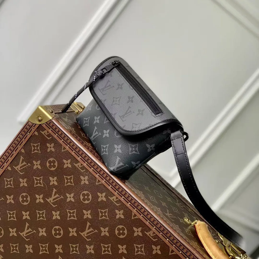 M12806 Pulse Wearable Wallet Monogram Eclipse Coated Canvas