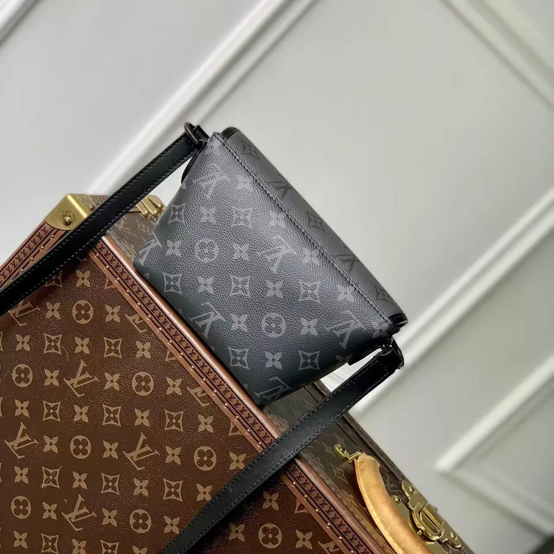 M12806 Pulse Wearable Wallet Monogram Eclipse Coated Canvas