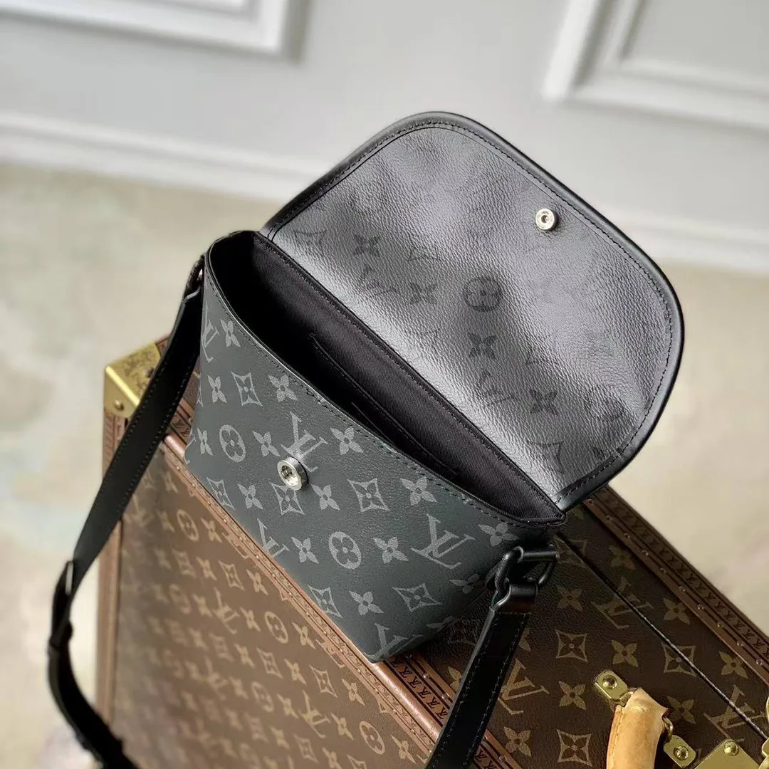 M12806 Pulse Wearable Wallet Monogram Eclipse Coated Canvas