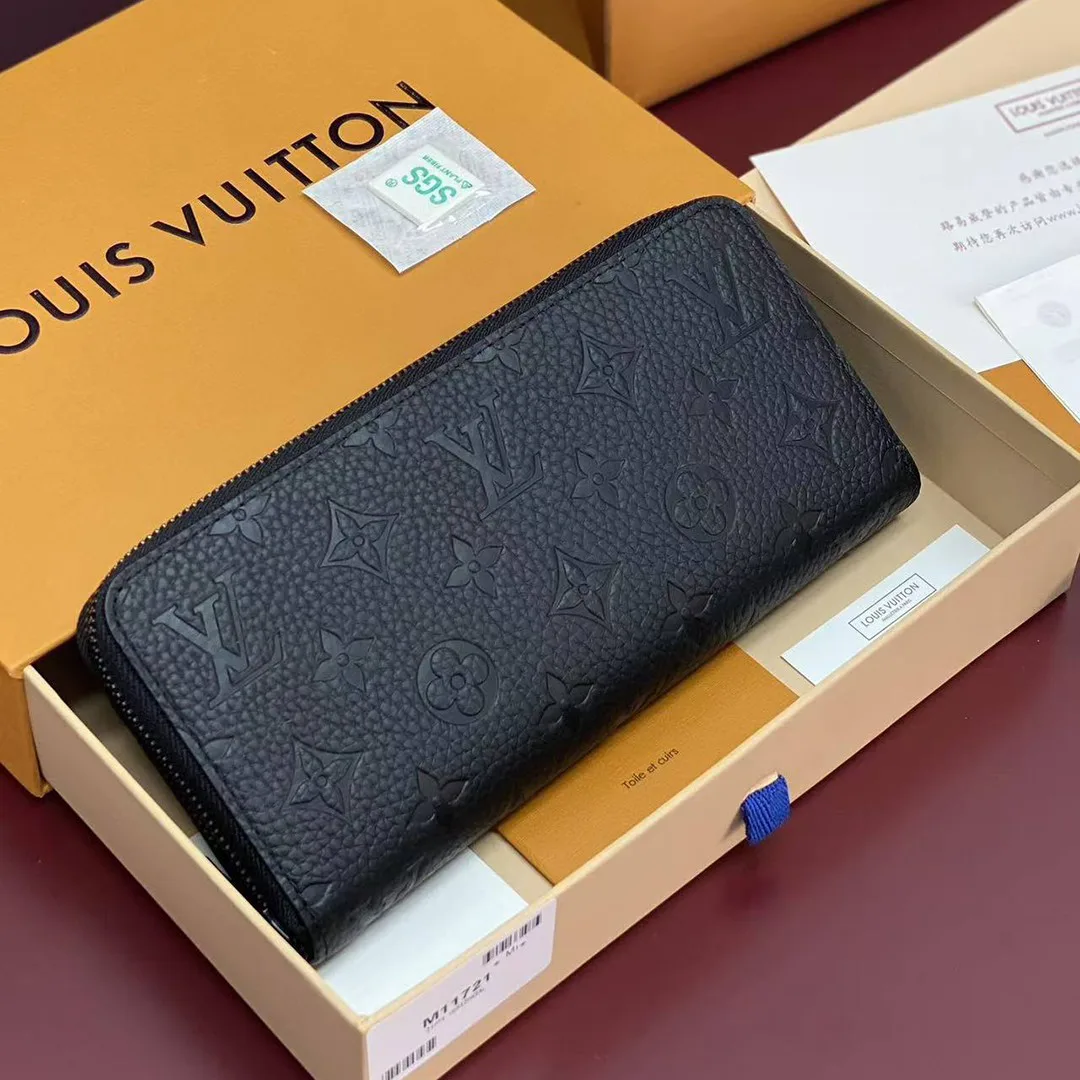 M11721 Zippy Wallet Horizontal Monogram Taurillon Leather