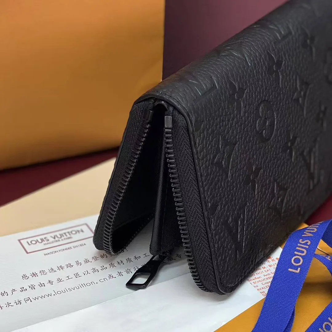 M11721 Zippy Wallet Horizontal Monogram Taurillon Leather