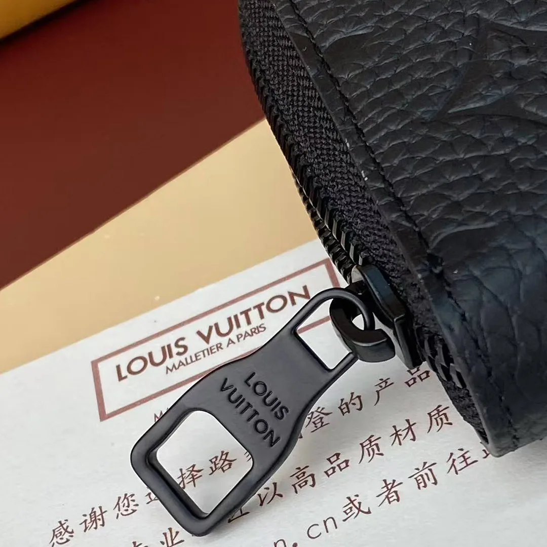 M11721 Zippy Wallet Horizontal Monogram Taurillon Leather