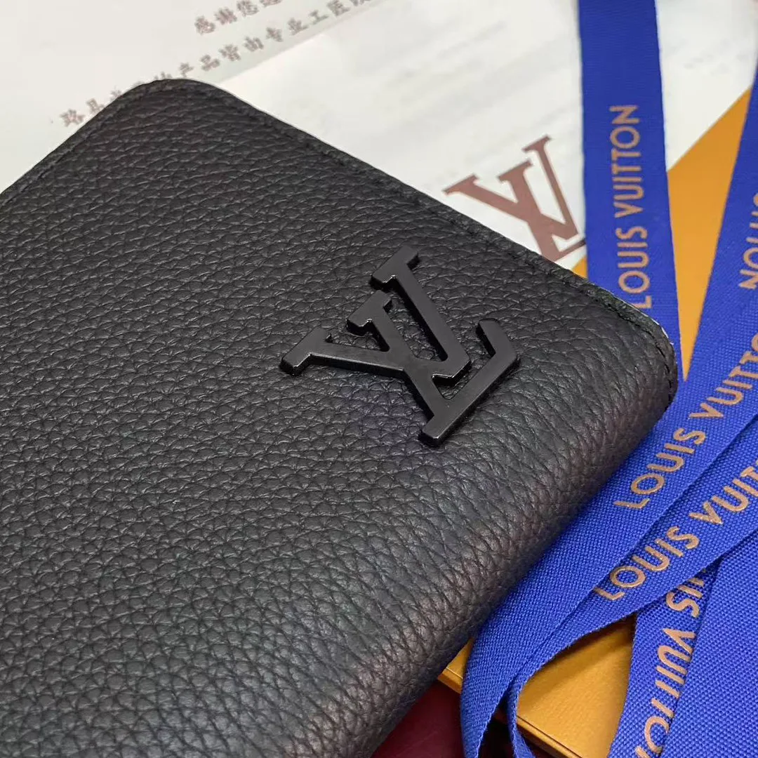 M80334 Zippy Wallet Horizontal L.V Aerogram Leather