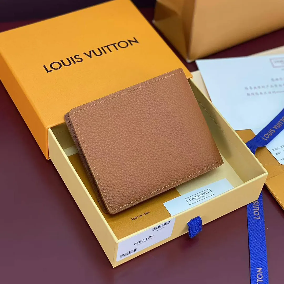 M25946 Multiple Wallet Waxy Calfskin Leather
