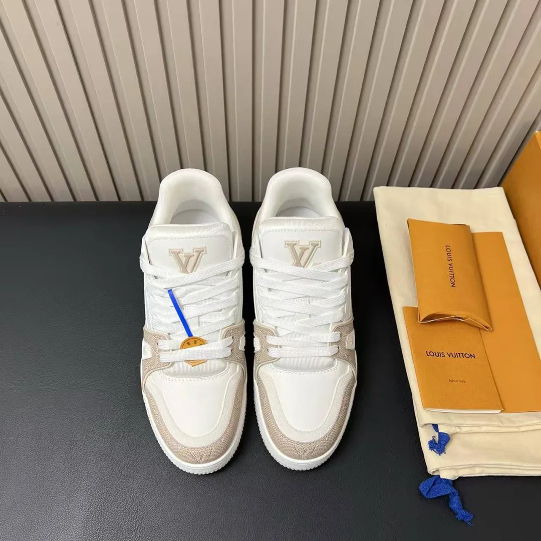 1AJQMJ L.V Trainer Sneaker Monogram Grained Calf Leather Plain Calf Leather