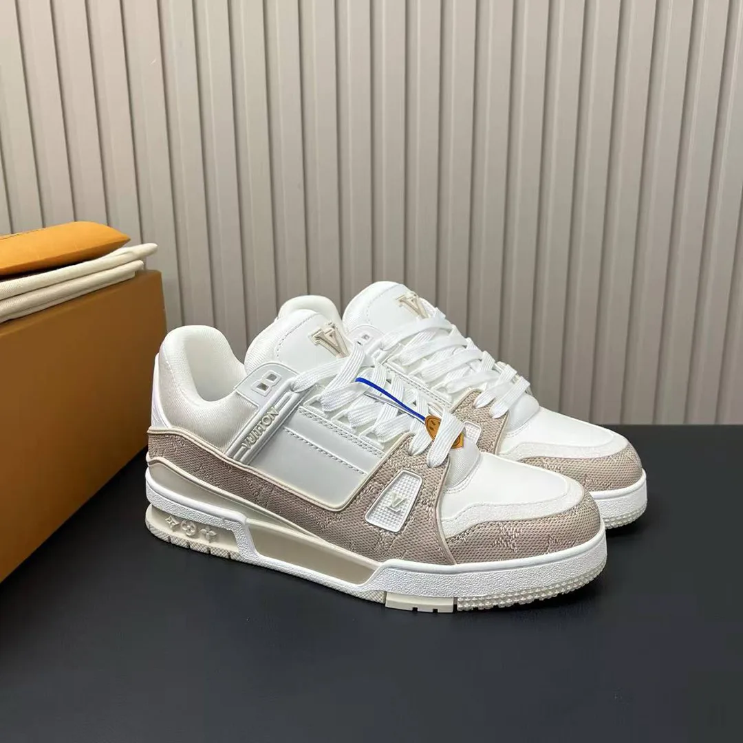 1AJQMJ L.V Trainer Sneaker Monogram Grained Calf Leather Plain Calf Leather