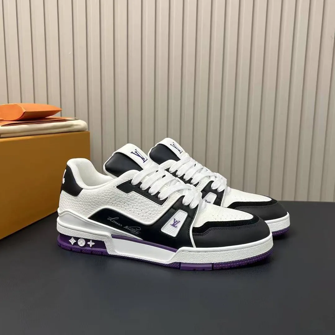 1ADDYC L.V Trainer Sneaker Grained Calf Leather