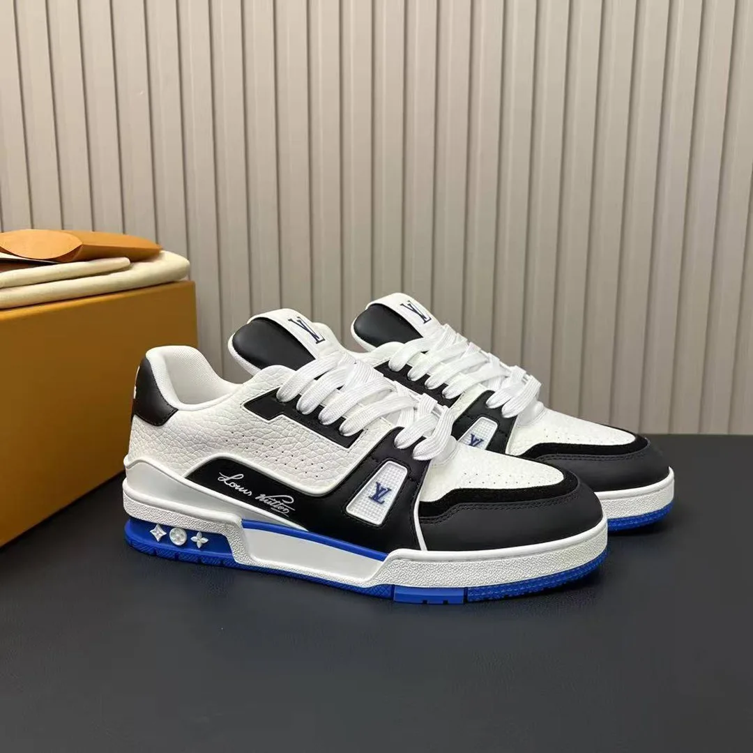 1ADDYV L.V Trainer Sneaker Grained Calf Leather