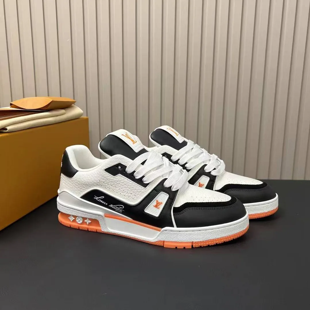 1ADDZX L.V Trainer Sneaker Grained Calf Leather