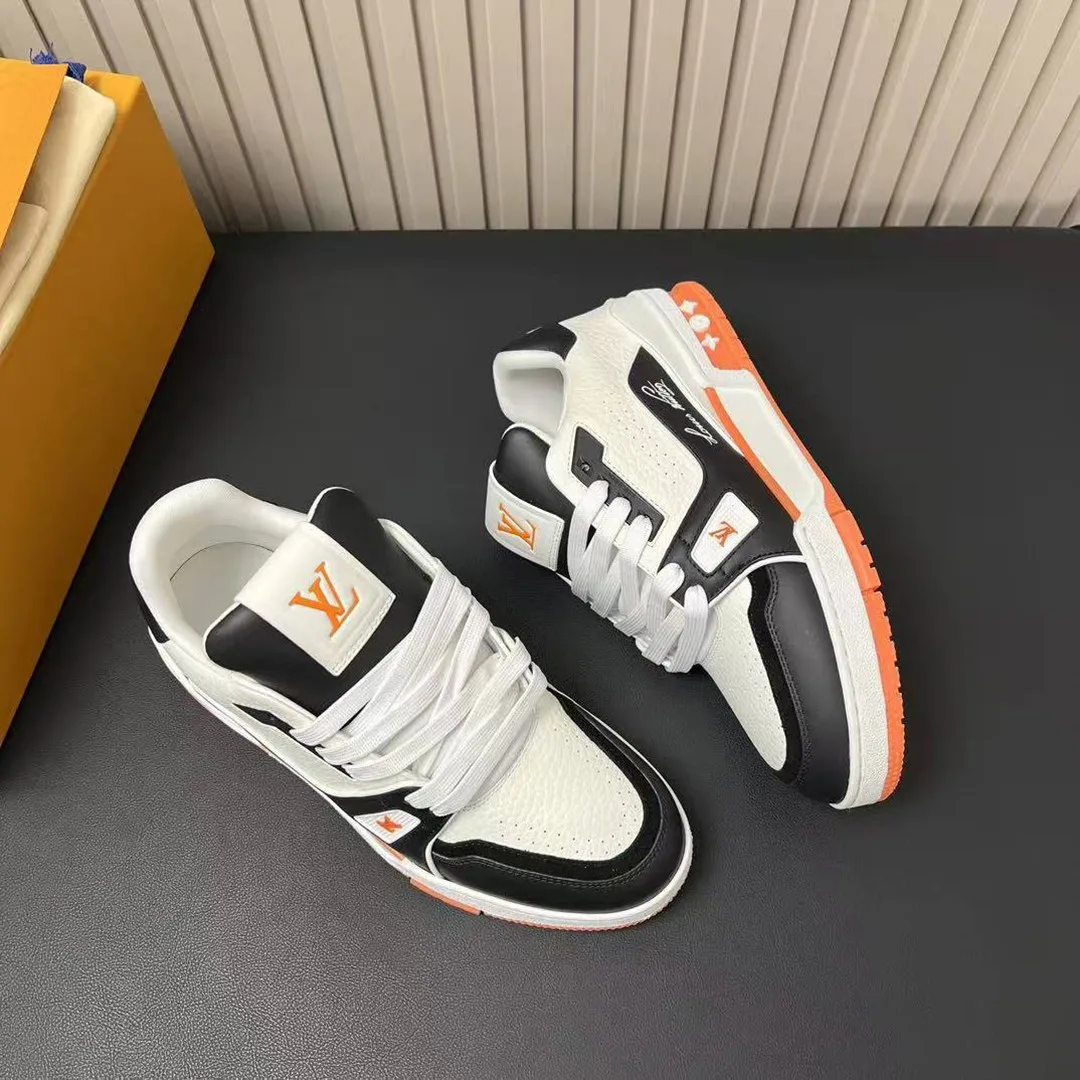1ADDZX L.V Trainer Sneaker Grained Calf Leather