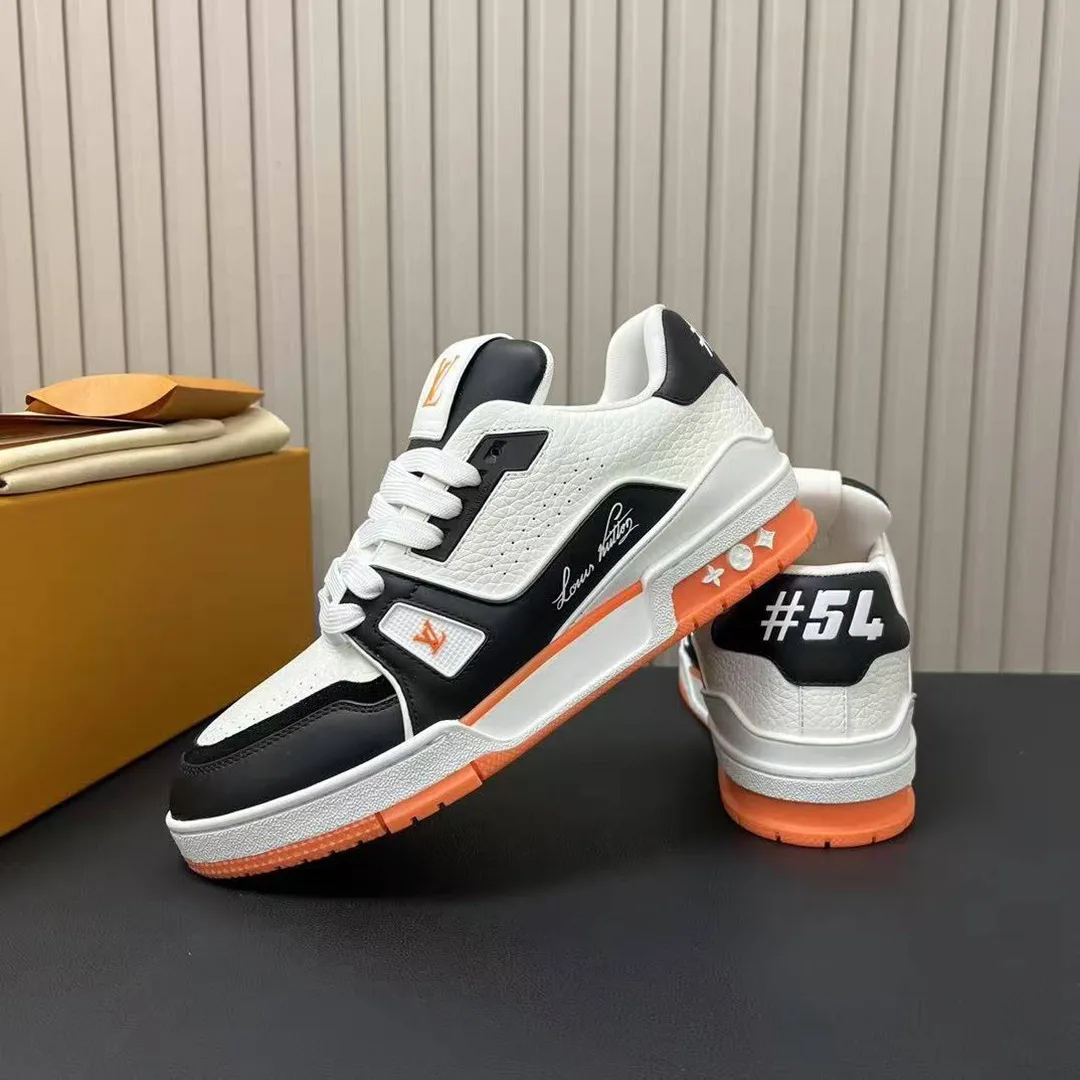 1ADDZX L.V Trainer Sneaker Grained Calf Leather
