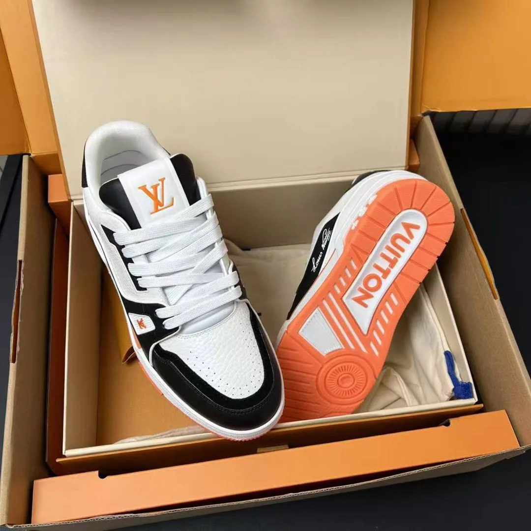 1ADDZX L.V Trainer Sneaker Grained Calf Leather