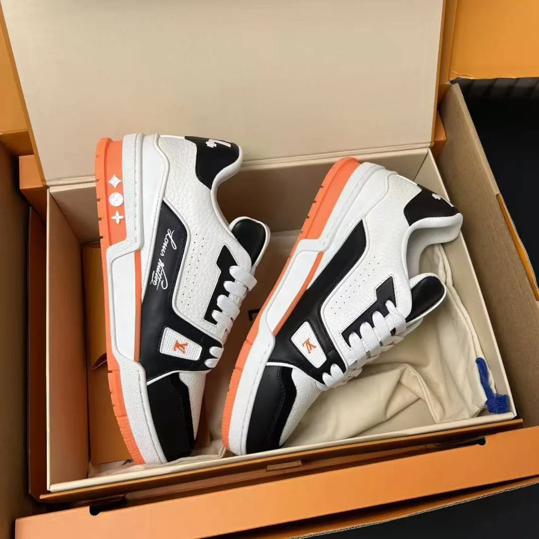 1ADDZX L.V Trainer Sneaker Grained Calf Leather