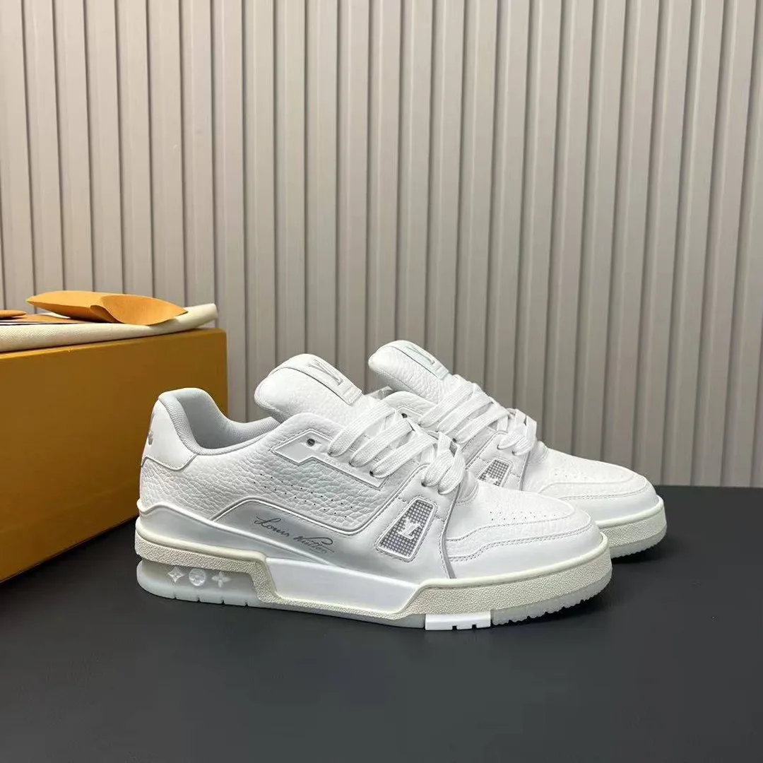 1A8WAZ L.V Trainer Sneaker Grained Calf Leather