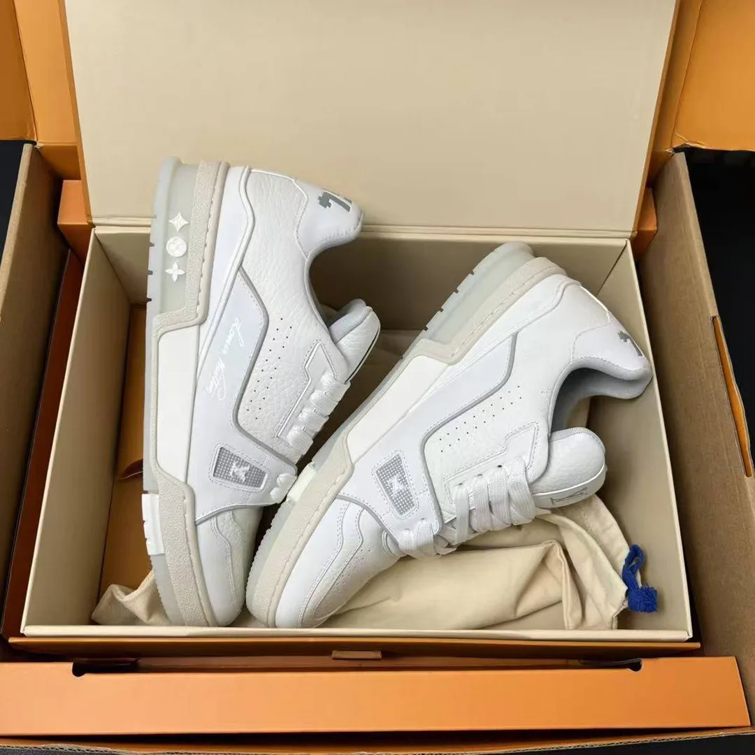 1A8WAZ L.V Trainer Sneaker Grained Calf Leather