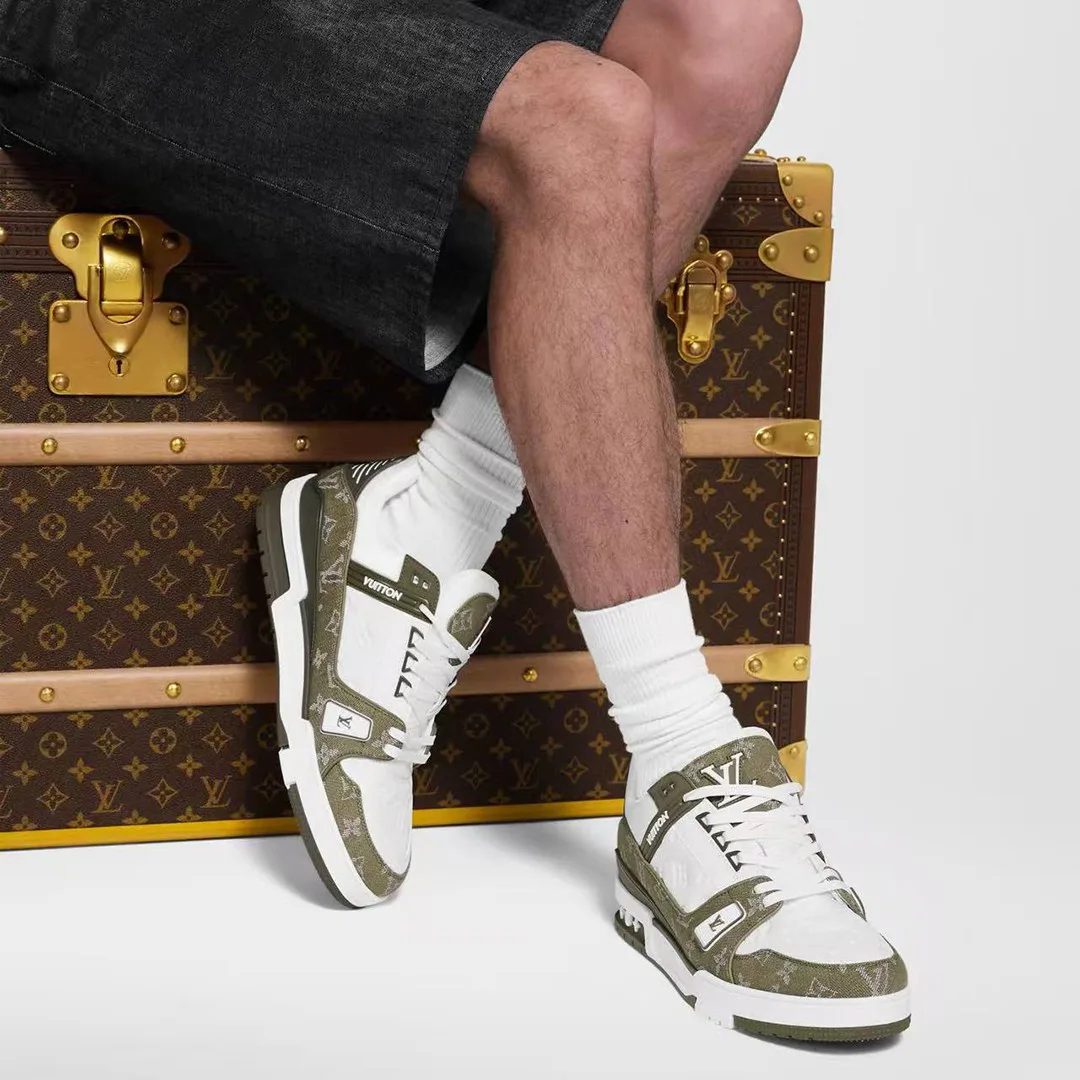 1AIKN4 L.V Trainer Sneaker Monogram Denim Monogram-embossed Grained Calf Leather