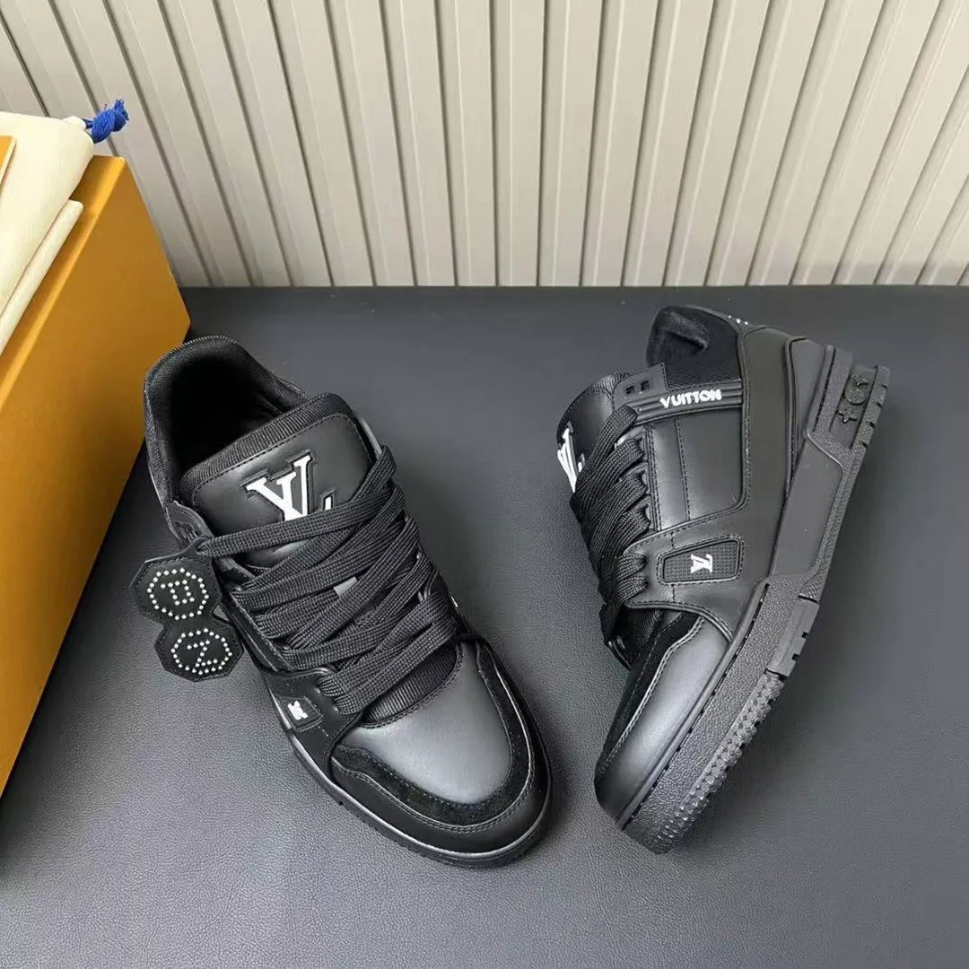 1AIKRZ L.V Trainer Sneaker Pharrell Williams and Nigo Plain Calf Leather